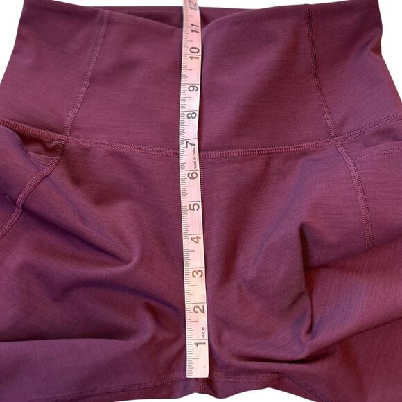 EUC Lorna Jane Wine Cropped Capri Athletic Leggings Size Small - Picture 6 of 7